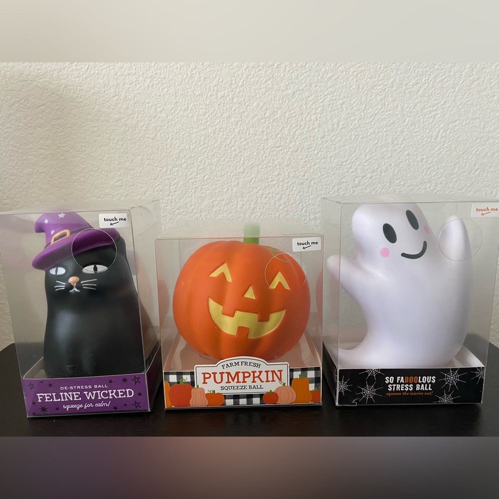 Halloween themed - So Faboolous Ghost squeeze ball - Picture 2 of 4